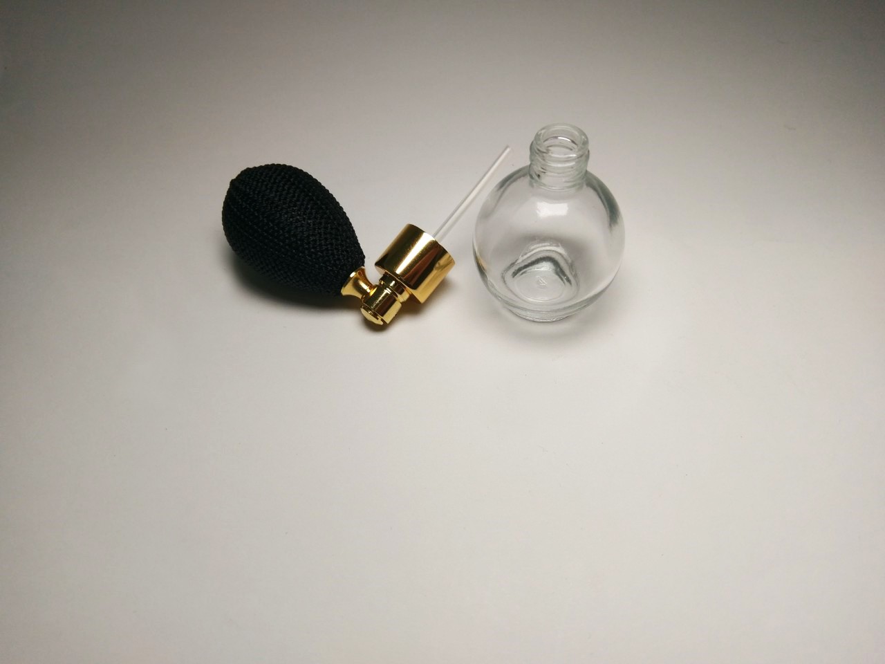 优雅球喷头球形玻璃喷雾瓶香水瓶